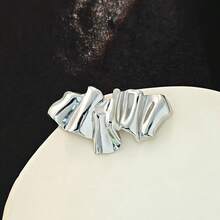 A Unique Exaggerated Pleated Big Wave Style Women's Brooch Elegant Light Luxury Fashion  Versatile Suitable For Daily Commuting Banquet Party Wear Can Also Be Given As A Gift To Family And Friends - 金黃色 - 查看 5