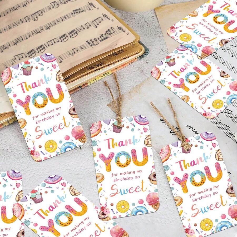 50 piezas Etiquetas de regalo con cuerda de cáñamo para fiesta de cumpleaños con donas dulces - Etiquetas colgantes de agradecimiento de colores para favores de fiesta, envoltura de regalo de celebración de cumpleaños - Multicolor - Ver 1