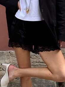 Y2K Satin Lace Shorts For Women Comfy Elastic Waist Mini Shorts Coquette Micro Mini Silk Shorts Casual Lounge Silk Shorts French Knickers Going Out Slip Bottoms - 黑色 - 查看 3