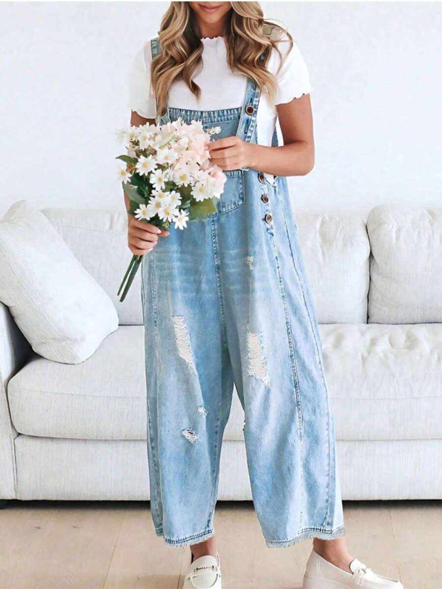 Peto vaquero desgastado para mujer - Tirantes ajustables, detalles de botones, mono de corte relajado - Lavado ligero - Ver 1