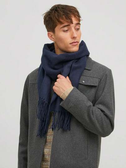 1条经典人字纹流苏纯色羊绒围巾，男女皆宜，时尚休闲防风保暖披肩，舒适毯式围巾，适合日常佩戴，秋冬季节适用。