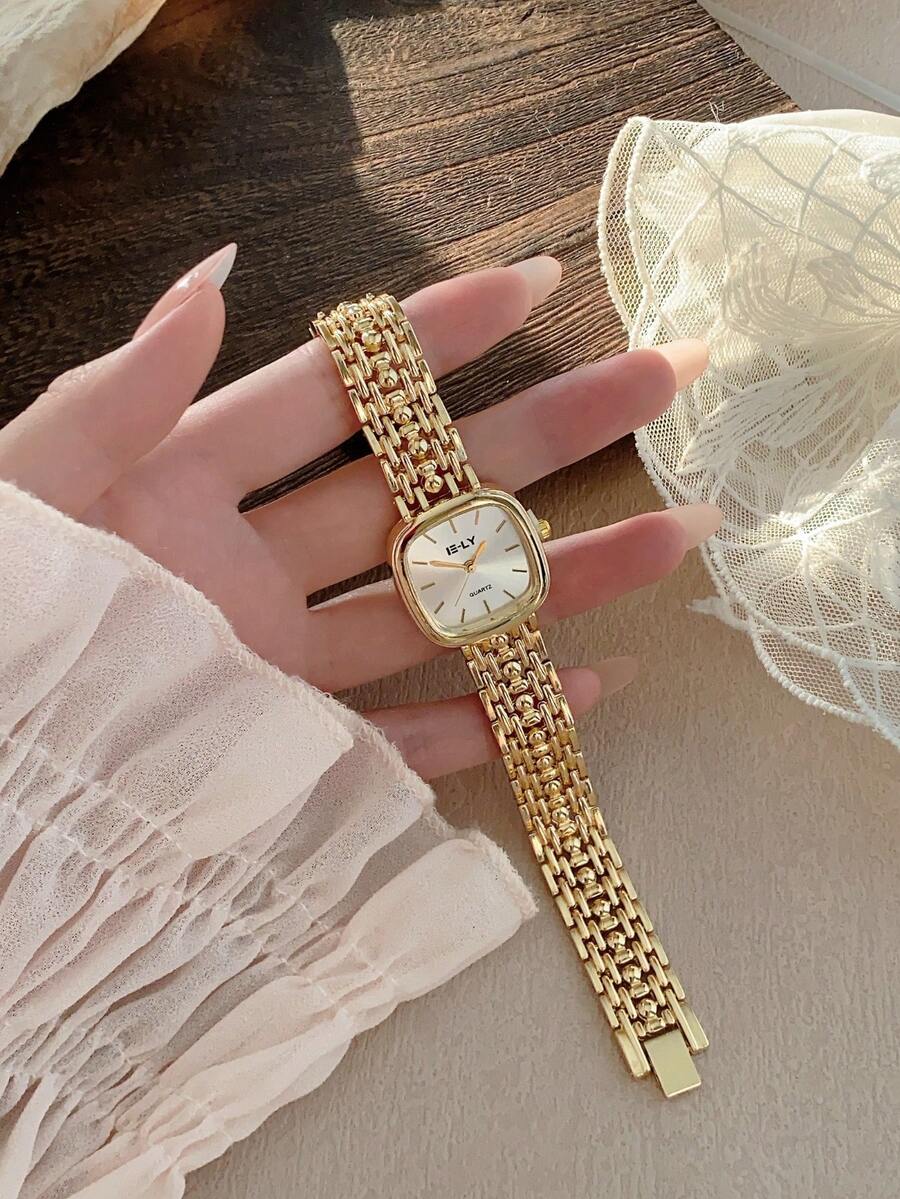 这款金色方形女士石英表精致时尚，是日常搭配、馈赠亲友和聚会的完美之选。 - 金色 - 查看 1
