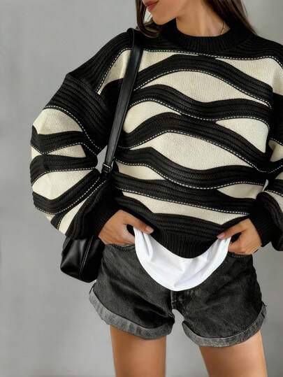 FOR BEAUTY Women's Black Round Neck Wavy Striped Contrast Color Long Sleeve Knit Sweater, Fashionable Loose Fit Comfortable, Lantern Sleeve Pullover, Warm Knitwear, New Year