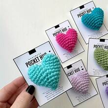 Abrazo de bolsillo de ganchillo hecho a mano - Regalo perfecto para amantes a larga distancia, cumpleaños, damas de honor y Día de San Valentín - Multicolor - Ver 3