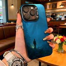 Cubierta de teléfono con diseño de silueta en bosque azul oscuro para iPhone 14 Pro Max funda protectora con estampado de figura solitaria en escena nocturna ideal para uso diario y ocasiones casuales - Blanco - Ver 3