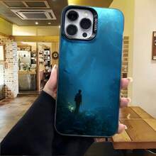 Cubierta de teléfono con diseño de silueta en bosque azul oscuro para iPhone 14 Pro Max funda protectora con estampado de figura solitaria en escena nocturna ideal para uso diario y ocasiones casuales - Blanco - Ver 4