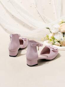 A Pair Of The Latest Summer Bow Buckle Decorated Hook And Loop High-Heeled Sandals For Children In 2025, Fashionable, Casual, Comfortable And Simple. They Are An Excellent Choice For Daily Outings, Shopping In Malls, School Performances, Birthday Parties And Park Walks, And Can Be Easily Matched With All Kinds Of Children's Clothing - 粉色 - 查看 5