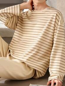 AICJ 男士休闲宽松睡衣套装（两件套），条纹圆领长袖套头衫和长裤，针织面料，适合派对、居家、旅行、春秋冬三季穿着。 - 米色 - 查看 3