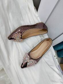 1双时尚金属鱼鳞纹平底鞋，饰有蝴蝶水钻，精美派对舞鞋，适合各种节日和场合。 - 銅色 - 查看 6