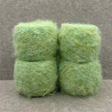 4 حزمة من خيط الصوف المخلوط بالألباكا - 760م/832 ياردة، سمك متوسط، خيط ناعم طويل الألياف، مناسب لصناعة الأوشحة والسترات الدافئة | مجموعة صوف DIY ناعمة للحياكة والكروشيه، مخلوط بالنايلون، متين - أخضر نعناع - مشاهدة 6