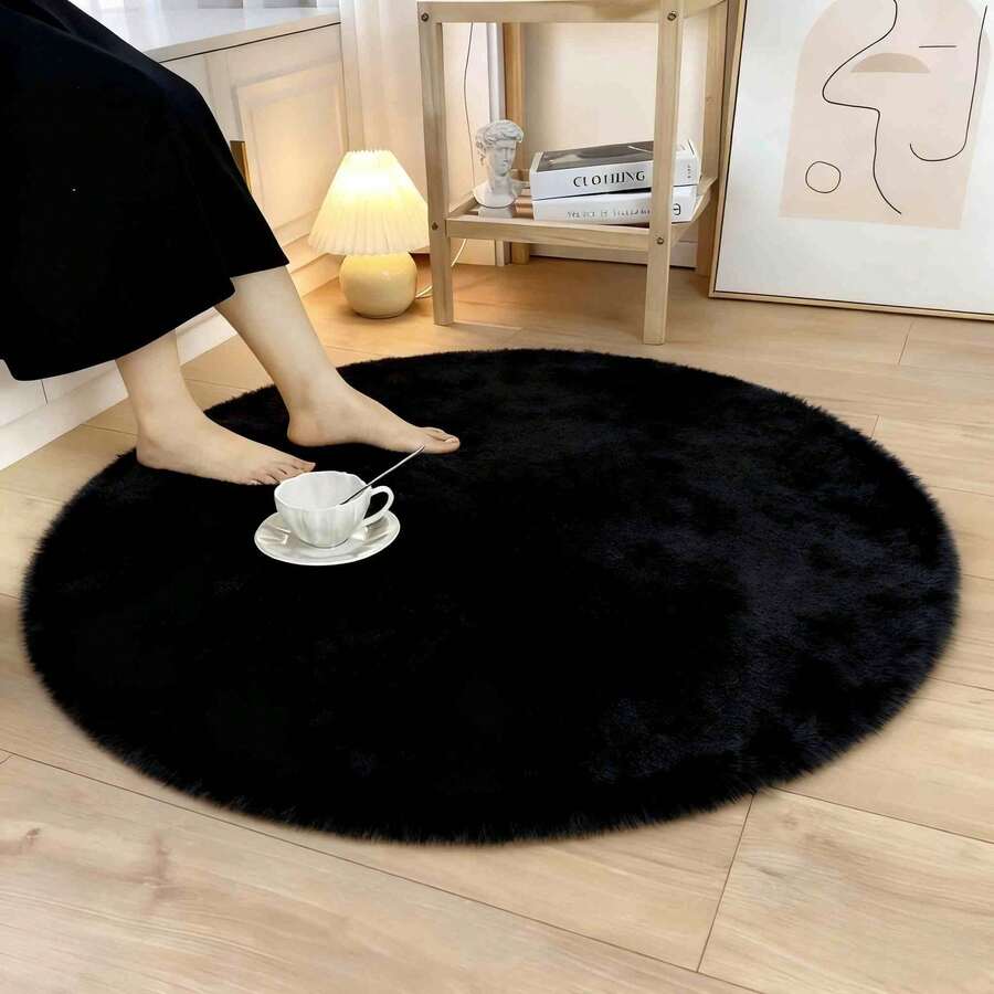 1 Stück nordischer Stil schwarzer runder Plüschteppich, weicher Shaggy-Teppich für Schlafzimmer, Wohnzimmer, geeignet für Weihnachten, Thanksgiving und Neujahr Dekoration, Heimdekoration Teppich, Schlafzimmerteppich, Dekorationsteppich, kleiner Teppich, Teppich, Heimdekoration, Wohnzimmerteppich - Schwarz - Übersicht 1