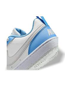 Nike Court Borough Low Recraft BG 女款(GS)运动鞋，吸汗透气，轻便百搭，纯色Logo，弹性好，易洗快干，适合运动、户外跑步、上学、日常穿着，白色/蓝色 DV5456-128 - 白色/藍色 - 查看 7