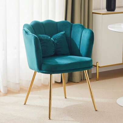 Moderne woonkamerfauteuil in fluweel, badstoel, comfortabele, gestoffeerde, decoratieve stoel met bloemblaadjesrugleuning en vergulde metalen poten en vlinderkussens voor slaapkamer/eetkamer