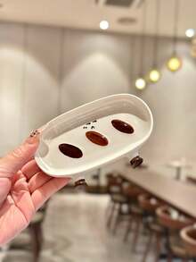 2pcs/4pcs Creative Foot-Shaped Ceramic Dipping Sauce Dishes, Japanese Style Seasoning Plates, Small Plates For Barbecue Dip, Ketchup, Chili Sauce, Salad Dressing, Hot Pot Dipping Sauce