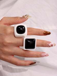 Set de 2 anillos de resina con diseño geométrico cuadrado retro, set de anillos vintage, regalo para amigos, otoño/invierno - Multicolor - Ver 4