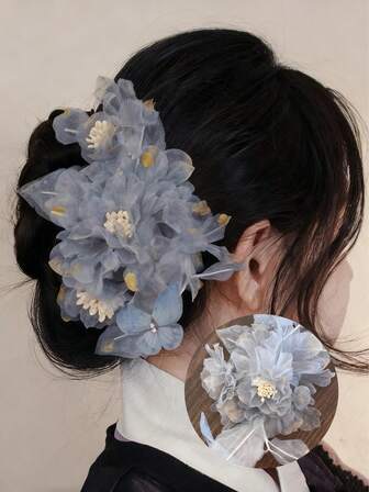 1个儿童水墨画风格金属花朵发夹，精致蓝色网纱蝴蝶发夹，适合花童，用途广泛，可用于日常、派对、婚礼等场合。