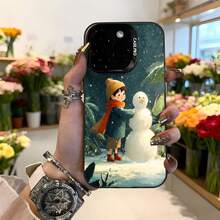 Cubierta de telefono con diseño de invierno azul oscuro con niño haciendo muñeco de nieve y texto CASENO para uso diario en temporada fría Aplicable a los teléfonos de la serie Apple y Galaxy - Blanco - Ver 1