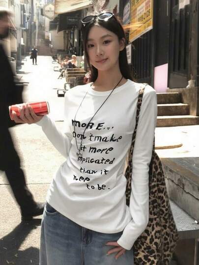 初秋新款圆领字母印花长袖T恤，独特设计女上衣