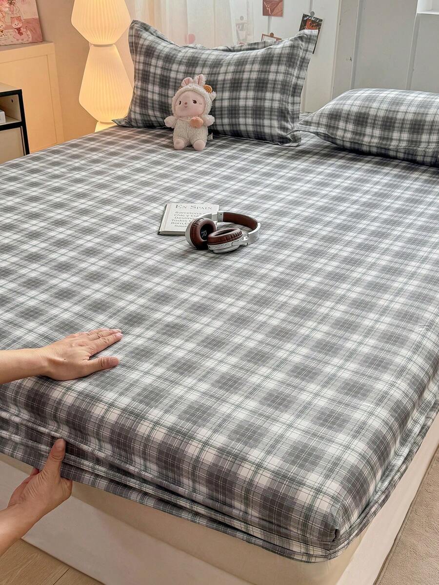 3pcs Bedding Set, Gray Checkered Pattern, Soft & Comfortable Bedding, Includes 1pc Fitted Sheet And 2pcs Pillowcases, No Filling, Suitable For Dorm, Bedroom, Home Use, Multiple Sizes Available - Grey - View 1