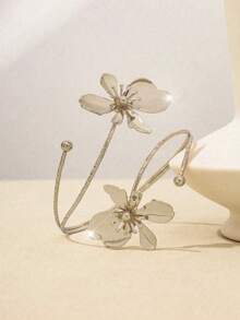 1件镂空花卉双头银合金手链，简约优雅时尚手链，适合作为母亲节礼物、派对、宴会和日常佩戴。 - 銀色時尚花臂環 - 查看 4