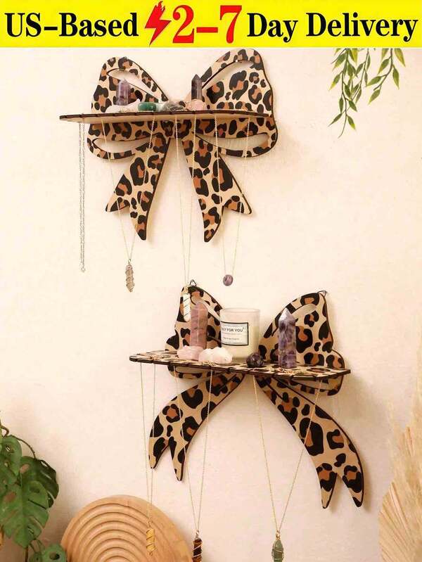 Estante de exhibición de pared de madera con lazo de leopardo de 1 pieza - Soporte decorativo para joyas con diseño de lazo con estampado de leopardo, construcción de madera de primera calidad e instalación en la pared,cristales,también para almacenar herramientas de belleza, sala de estar,entradas, ideal para mujeres,amantes de las joyas y aficionados a la decoración del hogar, la forma del lazo de leopardo agrega un encanto lúdico a cualquier espacio, la madera de alta calidad garantiza robustez y durabilidad, el diseño de montaje en pared ahorra espacio en el escritorio/mostrador, combina con estilos de decoración modernos,un regalo encantador para cumpleaños, graduaciones, inauguraciones de casas y días festivos, combina el atractivo de la decoración con un almacenamiento práctico, mantiene los artículos pequeños organizados mientras mejora la estética de la habitación, llavero, decoración de sala de estar, decoración de pared, accesorios de habitación, cosas de habitación