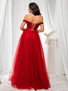 Đầm dạ hội VIPGIRL màu đỏ xuyên thấu quyến rũ, hở vai, với phần thân áo ôm sát đính hạt - Đầm dạ hội trang trọng, thanh lịch dành cho những dịp đặc biệt. - Đỏ - Xem 5