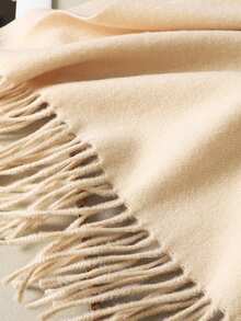 1条经典人字纹流苏纯色羊绒围巾，男女皆宜，时尚休闲防风保暖披肩，舒适羊毛毯围巾，适合日常佩戴，秋冬季节适用。 - 杏色 - 查看 5