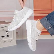 男士新款轻便透气网面运动鞋，米色时尚休闲鞋，舒适大码男士乐福鞋