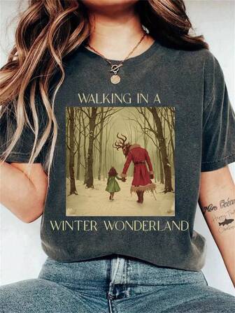 女士休闲圆领短袖T恤，深灰色，饰有冬季仙境哥特式圣诞节假日恐怖图案