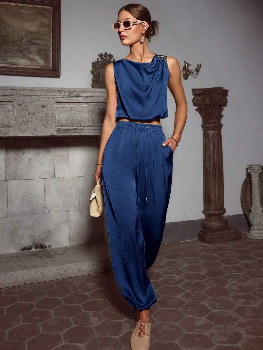 Sollinarry 女士夏季休闲无袖立领金属扣装饰上衣搭配抽绳腰带可调节下摆宽松长裤两件套，适合外出、度假、音乐节等场合。 - 藏青色 - 查看 1