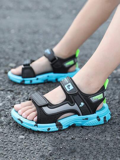 1双儿童休闲运动沙滩鞋，轻便纯色透气网布鞋面，防滑TPR鞋底，可调节魔术贴搭扣，适合日常穿着