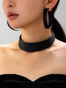 Set de 3 piezas de collar gargantilla y aretes geométricos de metal con diseño exagerado en color dorado - Conjunto de pendientes y gargantilla - Ver 4