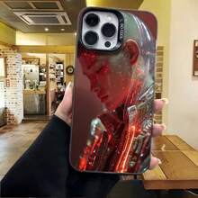 Cubierta de telefono con diseño de cristal para iPhone 14 Pro Max color negro con impresion de mujer futurista en tonos rojos y dorados estilo cyberpunk adecuada para uso diario en cafeterias y salones elegantes - Blanco - Ver 4