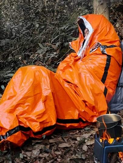 Portable Emergency Sleeping Bag, Survival Shelter Bag, Polyester Film Insulated Emergency Blanket, Lightweight Portable Shelter, Suitable For Camping, Hiking, Outdoor Activities, Backpacking, Outdoor Enthusiasts, Disaster Preparedness, Winter Sleeping Bag