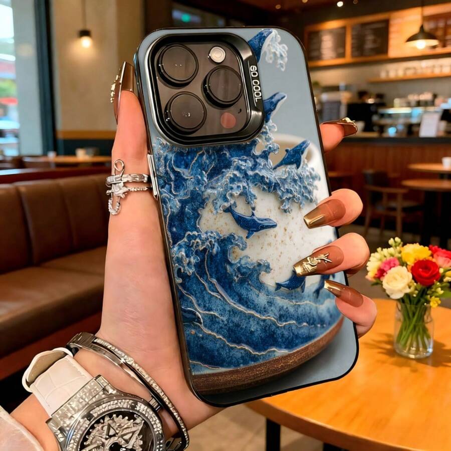 Cubierta de telefono con diseño de olas azules y ballenas estampadas en tonos blancos y azules para iPhone 14 Pro Max estilo artístico elegante ideal para uso diario en cafeterías y salones - Negro - Ver 1