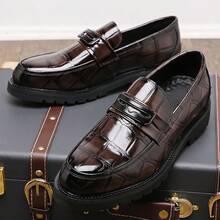 2026 Autumn/Winter New Men's British Style Crocodile Pattern Thick-Soled Loafers, Business Casual, Metal Buckle, Leather Shoes, Lazy Shoes, Men's Shoes, Brown Shiny Surface - Brown - View 4