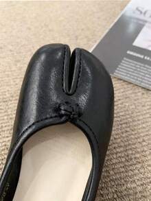 Mules, puntera dividida, zapatos planos sin cordones para mujer, con forma de pezuña de cerdo, versátiles zapatillas planas de abuela