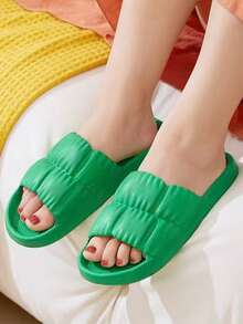 新款畅销时尚男女通用休闲拖鞋，轻便舒适透气，方便携带，采用EVA材质，适合室内/室外、居家、办公、海滩、度假等多种场合（建议选购大一码，穿着更舒适）。 - 綠色 - 查看 4