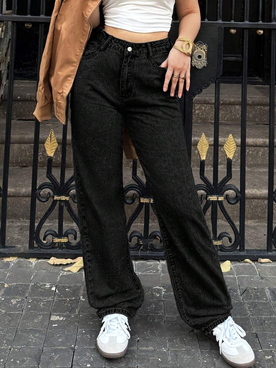 Quần jeans nữ dáng suông màu xanh nhạt, có túi, chất liệu không co giãn, phù hợp mặc hàng ngày. - màu đen - Xem 1