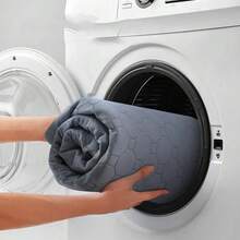 1pc Super Absorbent Pet Pee Pad, Pet Training Pad, Pet Cleaning Pad, Dog Bed Pad, Cat Litter Mat, Reusable Pet Pee Pad, Pet Car Seat Cover, Sofa Protector, Suitable For Medium/Small Dogs & Cats, All Seasons, Washable & Reusable