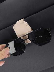 1 Universal Car Litchi Texture PU Material Sun Visor Glasses Clip, Car Glasses Frame, Car Accessories, Glasses Storage Holder, Suitable For Self-Driving Tours, Vacations, Back To School, Weekend Camping, Can Also Be Used As A Gift For Mother, Girlfriend, Boyfriend, Father, A Perfect Gift, Travel Essentials, Travel Accessories, Travel Bags, Vacation, Holidays, School Supplies, Glasses Case, Sunglasses, Women - Multicolor - View 2