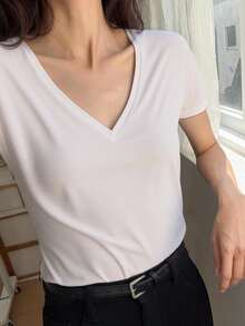 DAZY 女士纯色V领短袖休闲宽松T恤，商务休闲女式学院风上衣 - 白色 - 查看 3