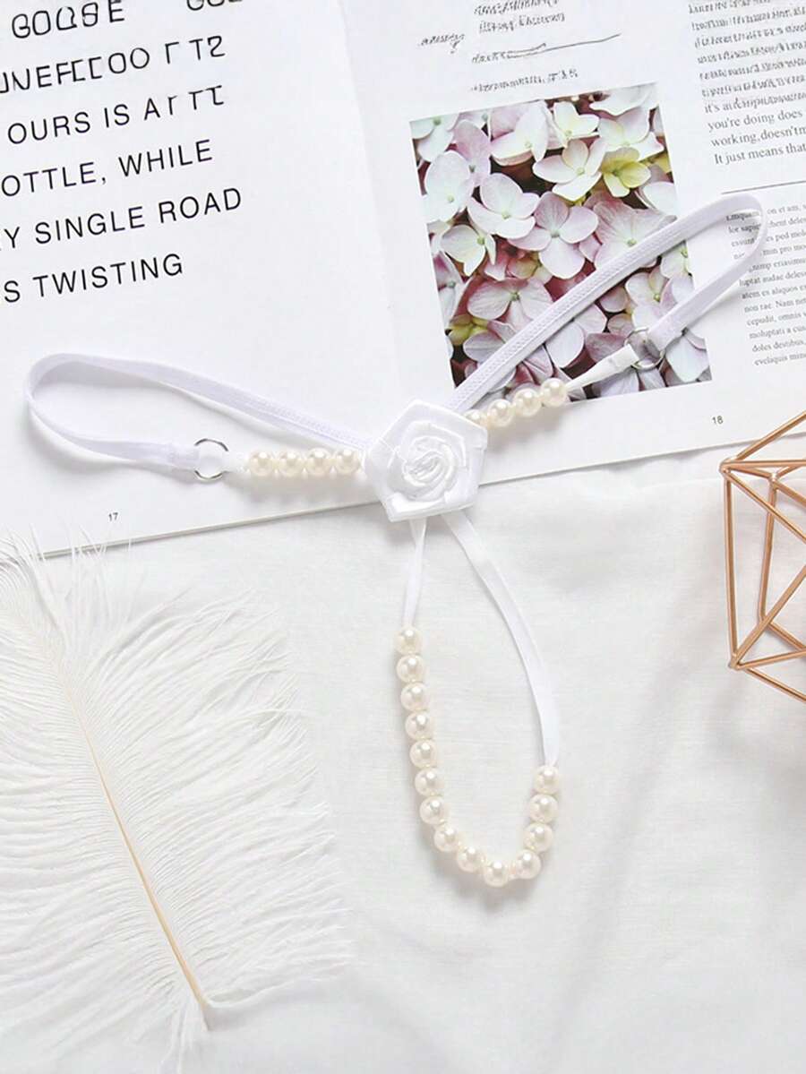 花卉装饰丁字裤透明环串珠仿珍珠女士性感内裤，私密派对、圣诞节、新年必备贴身单品（2026年） - 白色 - 查看 1