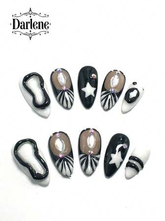 Cada set consta de 10 piezas de placas de uñas acrílicas hechas a mano con estilo almendra Y2K, diseñadas al estilo francés con rhinestones, pentagramas y decoraciones circulares, disponibles en múltiples tonos y colores nude. 3 tamaños para ajustar, adecuado para Navidad, fiestas, bailes y uso diario. Viene con un kit de uñas, lo que lo convierte en un regalo ideal de uñas postizas para damas y niñas.