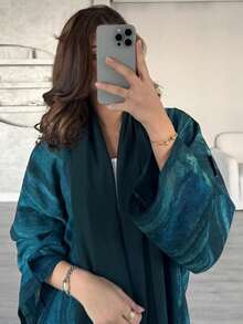 一件时尚优雅的女士开领连衣裙，深绿色，阿拉伯风格设计——适合日常穿着、派对、节日和旅行等各种场合。春季 - 墨綠色 - 查看 4