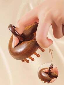 1 件天然檀香木梳，带按摩板，用于头皮按摩和经络刺激 - 柔顺健康的护发工具，有助于放松身心，促进血液循环，也可作为头皮按摩器。