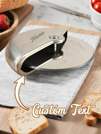 Personalizowana krajalnica do pizzy o wyjątkowym designie, kółko tnące z ochronną osłoną ostrza – idealny prezent dla miłośników pizzy, domowych kucharzy i entuzjastów jedzenia – idealny na urodziny, śluby, rocznice i parapetówkę – upominki ślubne