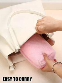 个性化姓名化妆包 - 毛绒化妆品收纳袋，拉链封口，大容量化妆盒，柔软蓬松，适合女性、新娘、母亲 - 生日/婚礼/母亲节礼物 - 柔和的粉彩色调（黄色、粉色、薰衣草色） - 耐用涤纶材质，个性化化妆包，旅行化妆品收纳包，休闲风格，趣味设计，高品质，触感柔软 - 彩色 - 查看 6