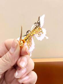 12个/套水钻渐变蝴蝶发夹，绚丽的渐变色搭配闪亮亮片，在灯光下熠熠生辉。金色夹子设计，精致小巧——适合女孩和女士佩戴，日常必备，无论休闲还是派对，都能让你成为焦点。发饰，头饰，发夹 - 彩色 - 查看 10