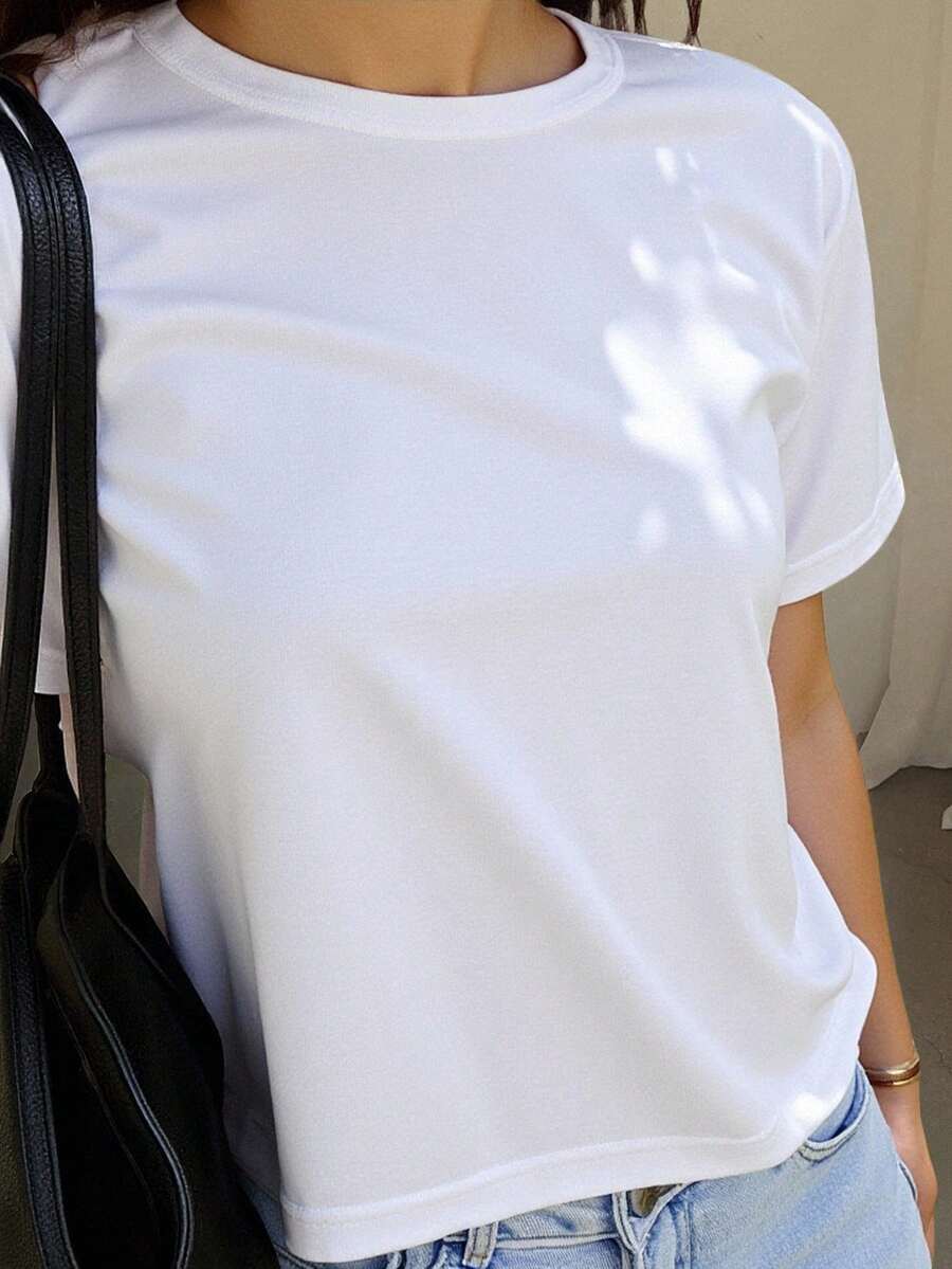 DAZY 纯色圆领修身短袖打底女式T恤 夏季学院风上衣 - 白色 - 查看 1